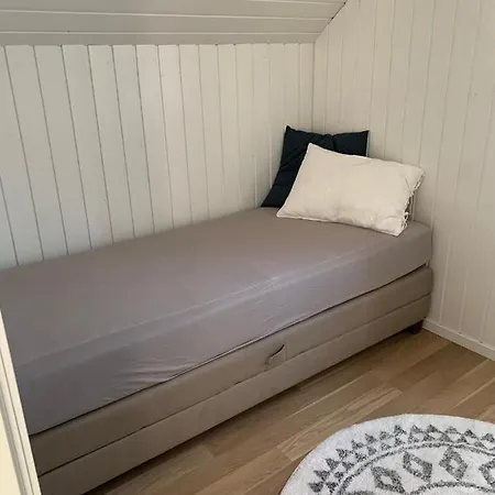 Sjarmerende Gjestehus Med Stor Hage I