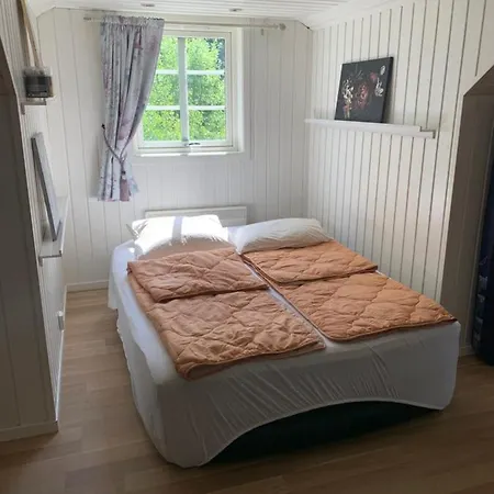 Sjarmerende Gjestehus Med Stor Hage I * Sandvika (Baerum)