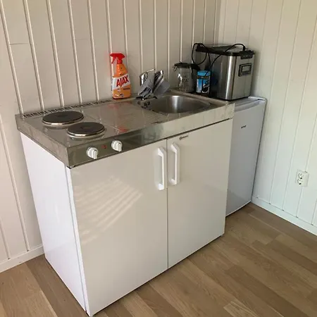 Apartment Sjarmerende Gjestehus Med Stor Hage I *