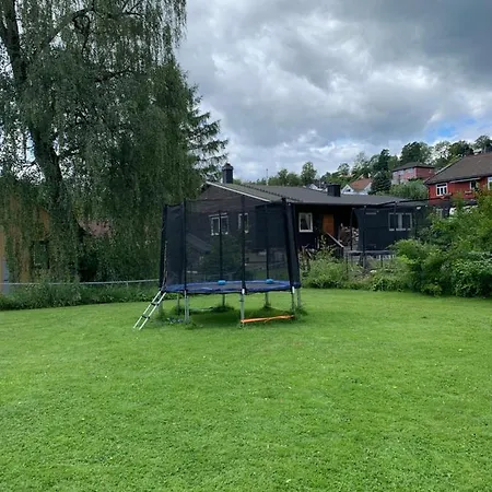 Apartment Sjarmerende Gjestehus Med Stor Hage I Sandvika (Baerum)